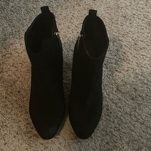 Size 8 1/2 BCBG booties